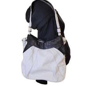 B Makowsky white & black leather handbag - M79